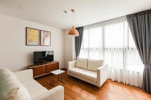 Apartamento de 2 dormitorios en The Proud Condominium, Phuket, Tailandia № 250779