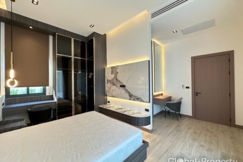 Casa de 4 dormitorios en Pattaya, Tailandia № 126739 - foto 10
