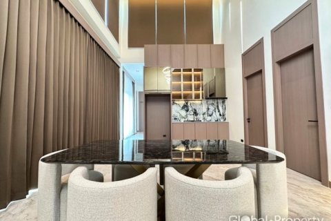 Casa de 4 dormitorios en Pattaya, Tailandia № 126739 - foto 7