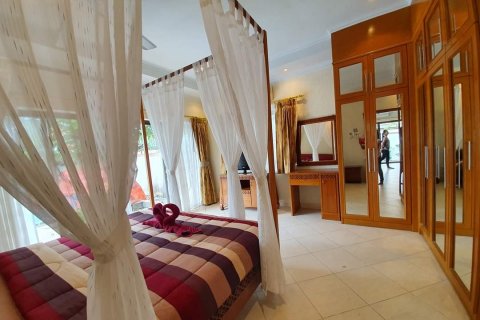 Casa de 4 dormitorios en Jomtien Beach, Pattaya, Tailandia № 243208