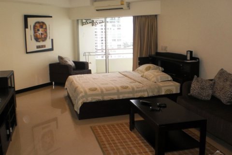Studio dans le Condo à Pattaya, Thaïlande  № 242744 - photo 1