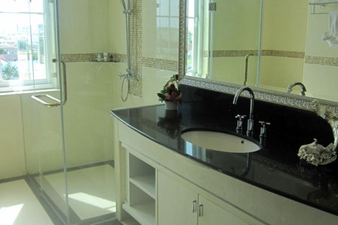 Condominio de 1 dormitorio en Pattaya, Tailandia № 242673 - foto 7