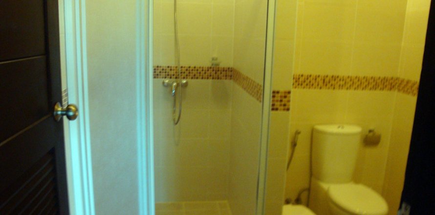 Condominio de 2 dormitorios en Pattaya, Tailandia № 242707