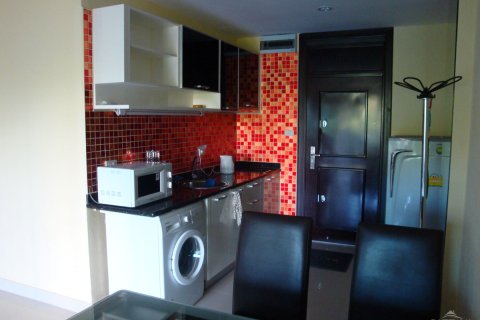 Condominio de 2 dormitorios en Pattaya, Tailandia № 242707 - foto 2