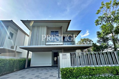 House in Pattaya, Thailand 4 bedrooms № 250472