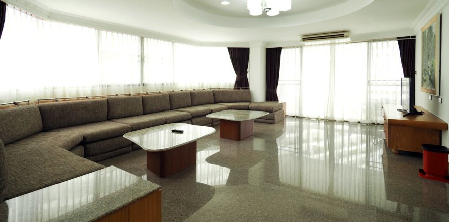 Condominio de 2 dormitorios en Jomtien Beach, Pattaya, Tailandia № 242357