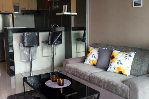 Sobre plano Apus en Pattaya, Tailandia № 27453 - foto 4
