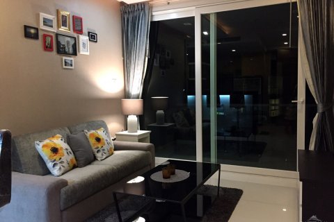 Sobre plano Apus en Pattaya, Tailandia № 27453 - foto 8