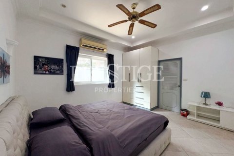 House in Pattaya, Thailand 10 bedrooms № 241660 - photo 22