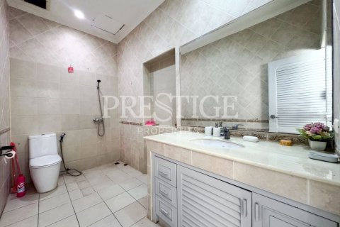 House in Pattaya, Thailand 10 bedrooms № 241660 - photo 17