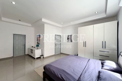 House in Pattaya, Thailand 10 bedrooms № 241660 - photo 28