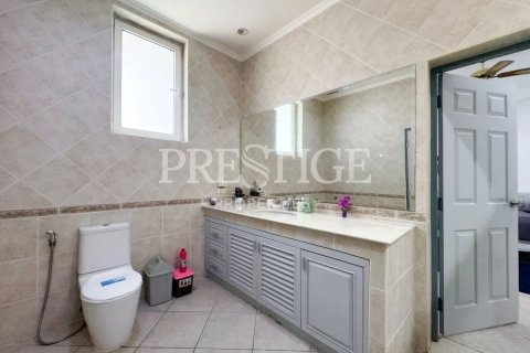 House in Pattaya, Thailand 10 bedrooms № 241660 - photo 19