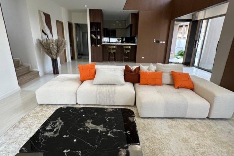 Villa in Pattaya, Thailand 4 Schlafzimmer № 173955 - Foto 7