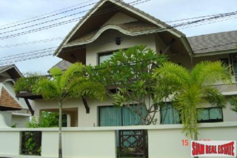 Casa de 3 dormitorios en Pattaya, Tailandia № 234157