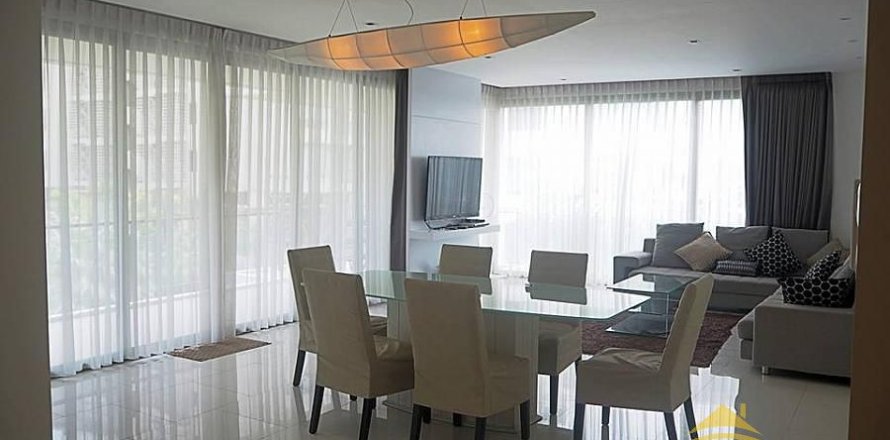 Condominio de 3 dormitorios en Pattaya, Tailandia № 242419