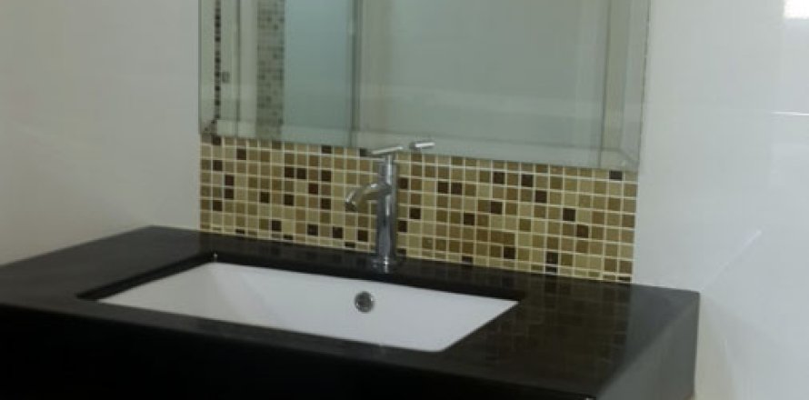 Condo on Jomtien Beach, Pattaya, Thailand, 2 bedrooms № 242171