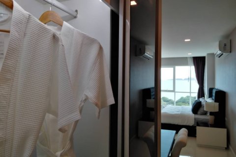 Condo in Pattaya, Thailand, 1 bedroom  № 242516 - photo 4