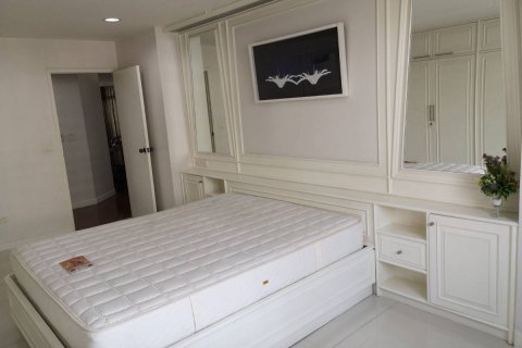 Condominio de 3 dormitorios en Watthana, Bangkok, Tailandia № 244896 - foto 3