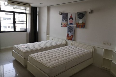 Condominio de 3 dormitorios en Watthana, Bangkok, Tailandia № 244896 - foto 4