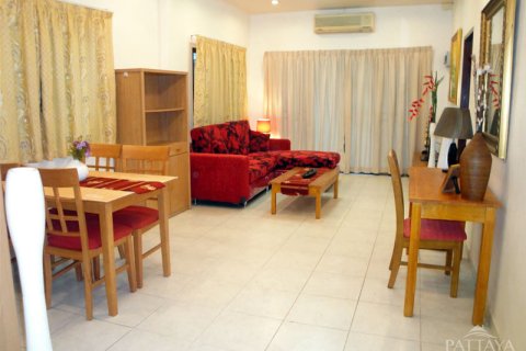 Casa de 3 dormitorios en Jomtien Beach, Pattaya, Tailandia № 243306
