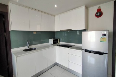 Condominio de 2 dormitorios en Pattaya, Tailandia № 242489 - foto 2