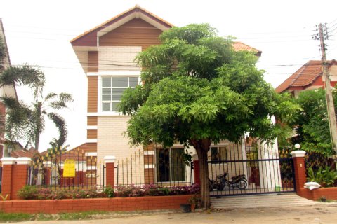 Casa de 3 dormitorios en Pattaya, Tailandia № 243256