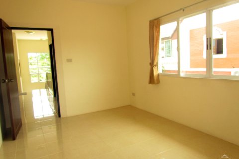 Casa de 3 dormitorios en Pattaya, Tailandia № 243256 - foto 11
