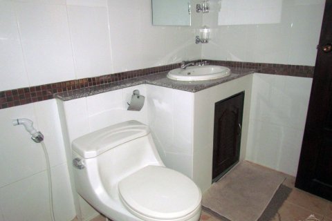 Casa de 3 dormitorios en Pattaya, Tailandia № 243256 - foto 17