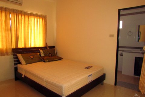 Casa de 3 dormitorios en Pattaya, Tailandia № 243256 - foto 12