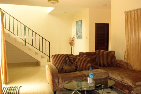 Casa de 3 dormitorios en Pattaya, Tailandia № 243256 - foto 3