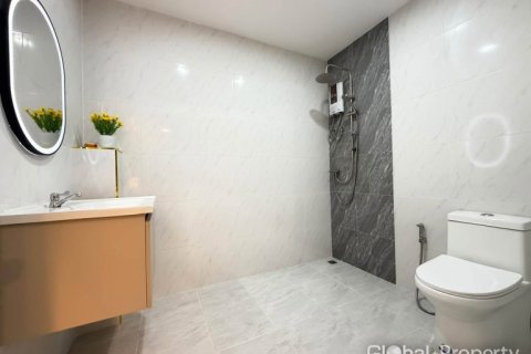 Casa de 3 dormitorios en Pattaya, Tailandia № 255061 - foto 15