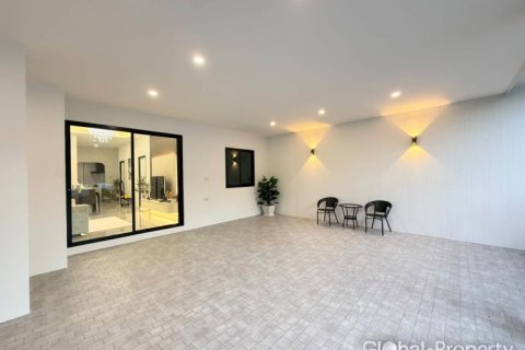 Casa de 3 dormitorios en Pattaya, Tailandia № 255061 - foto 4