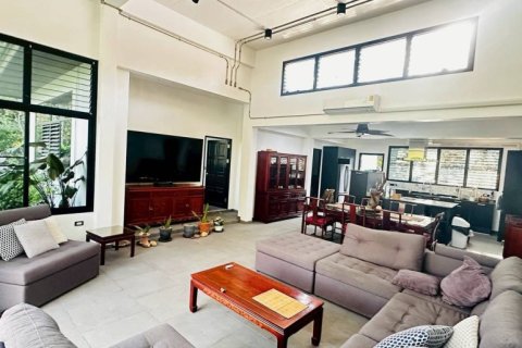Casa de 4 dormitorios en Pattaya, Tailandia № 170354 - foto 10