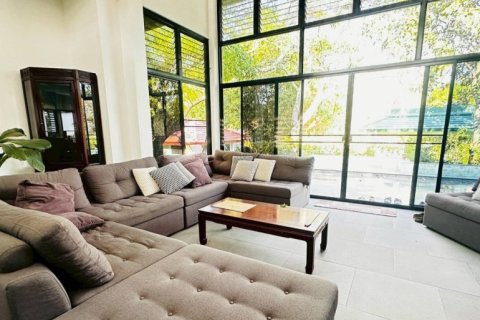 Casa de 4 dormitorios en Pattaya, Tailandia № 170354 - foto 9