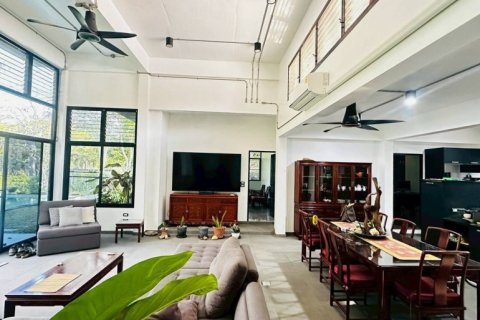 Casa de 4 dormitorios en Pattaya, Tailandia № 170354 - foto 11