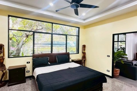 Casa de 4 dormitorios en Pattaya, Tailandia № 170354 - foto 6