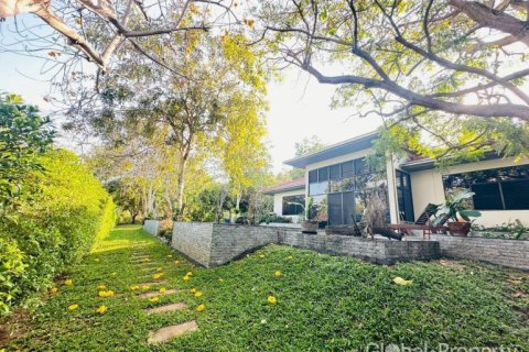 Casa de 4 dormitorios en Pattaya, Tailandia № 170354 - foto 5