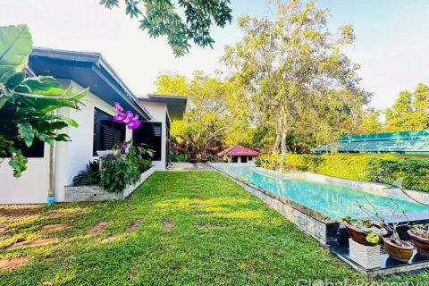 Casa de 4 dormitorios en Pattaya, Tailandia № 170354 - foto 3