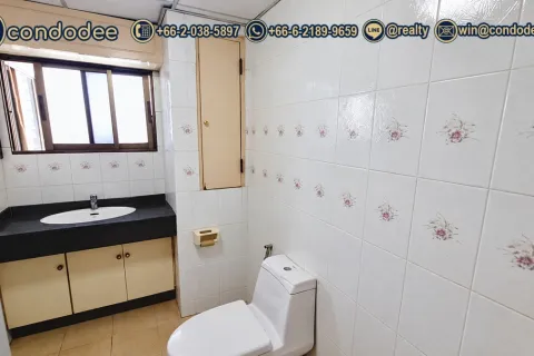 Condo in Watthana, Bangkok, Thailand, 3 bedrooms № 201102 - photo 10