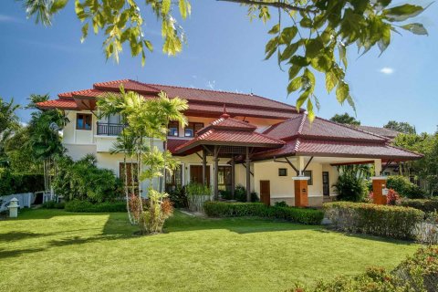 Casa de 4 dormitorios en Bang Tao, Tailandia № 84890 - foto 8