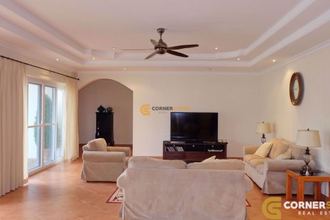 Estudio en Chonburi, Tailandia № 243659 - foto 5