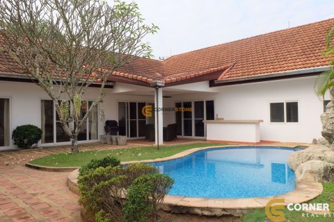 Estudio en Chonburi, Tailandia № 243659