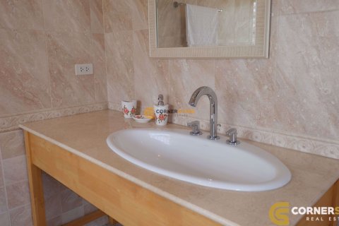 Estudio en Chonburi, Tailandia № 243659 - foto 28
