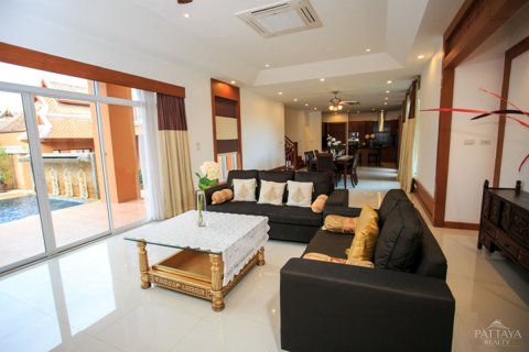Casa de 3 dormitorios en Pattaya, Tailandia № 243357 - foto 10