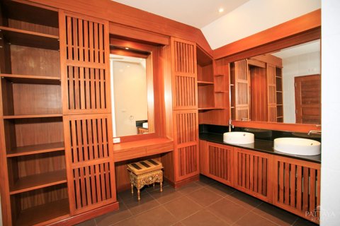 Casa de 3 dormitorios en Pattaya, Tailandia № 243357 - foto 7