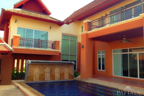 Casa de 3 dormitorios en Pattaya, Tailandia № 243357 - foto 4