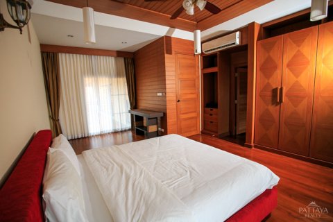 Casa de 3 dormitorios en Pattaya, Tailandia № 243357 - foto 6