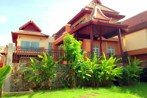 Casa de 3 dormitorios en Pattaya, Tailandia № 243357 - foto 2