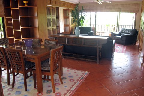 Condominio de 2 dormitorios en Jomtien Beach, Pattaya, Tailandia № 242651