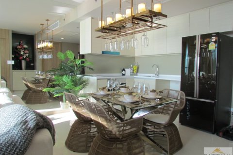 Condominio de 2 dormitorios en Pattaya, Tailandia № 242391